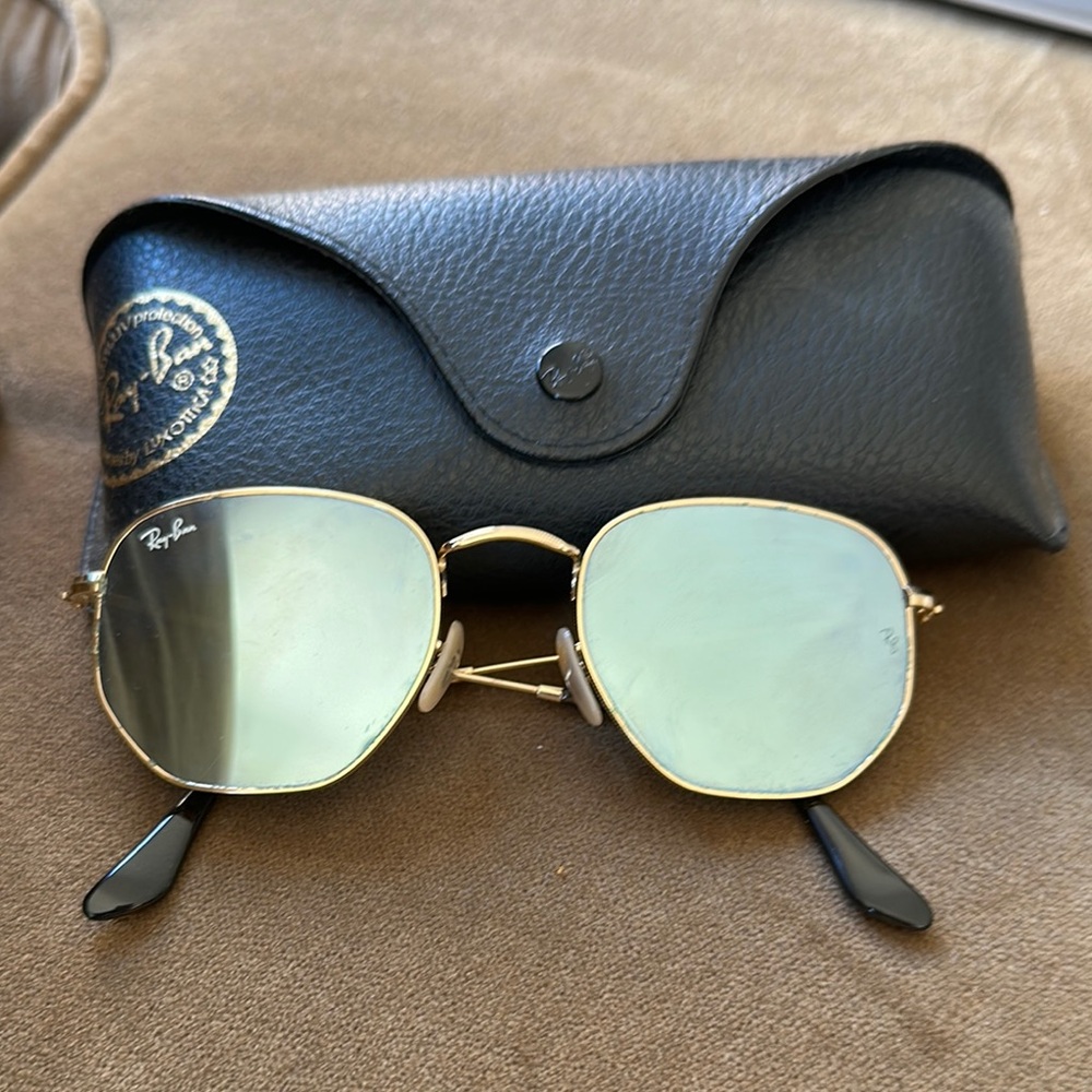 Ray-Ban Gold Classic Sunglasses